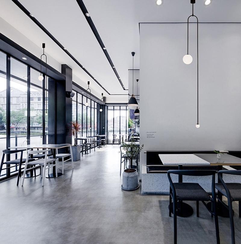 Lustre minimaliste Sezoveux