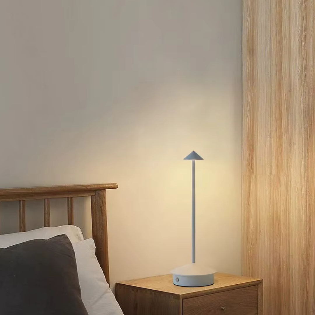 Lampe de table conique Jaellea