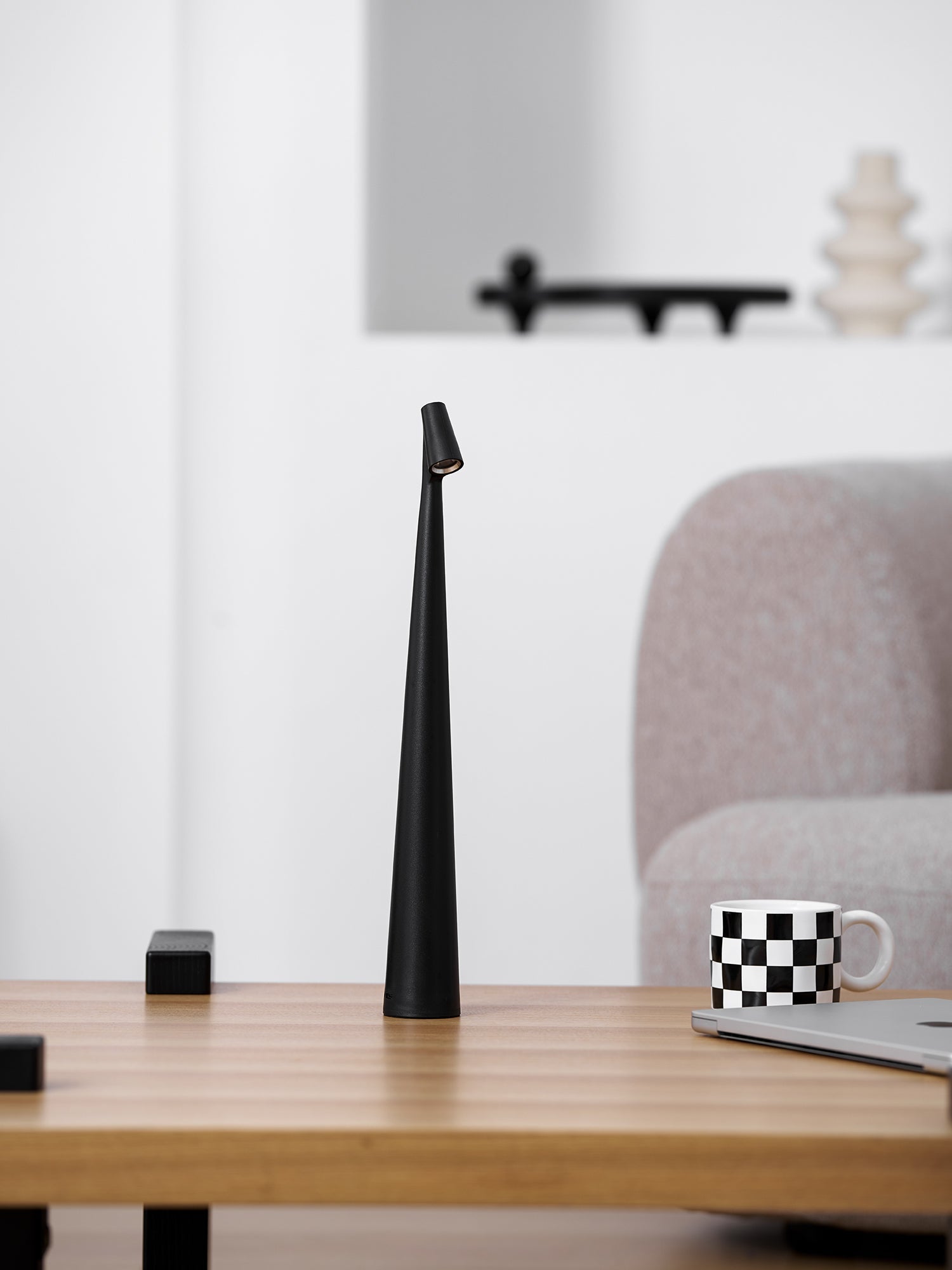 Lampe de table fine Seion