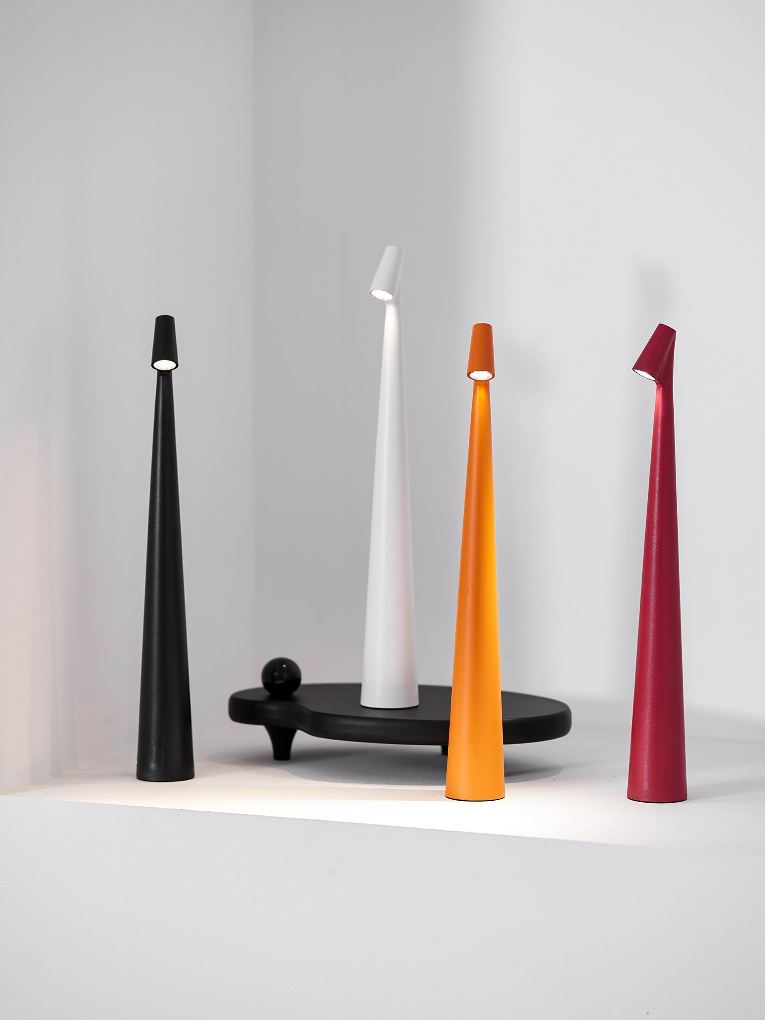 Lampe de table fine Seion