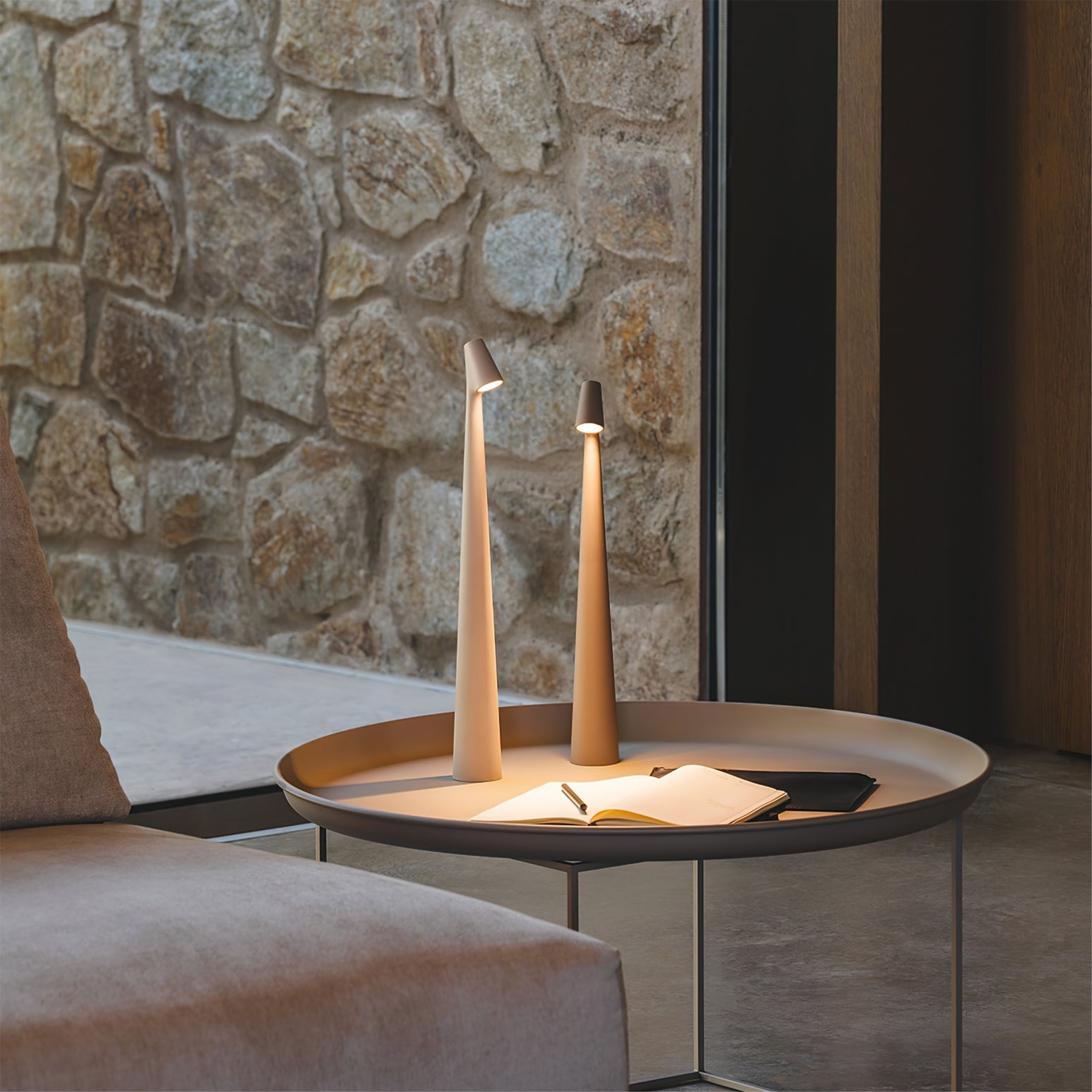 Lampe de table fine Seion