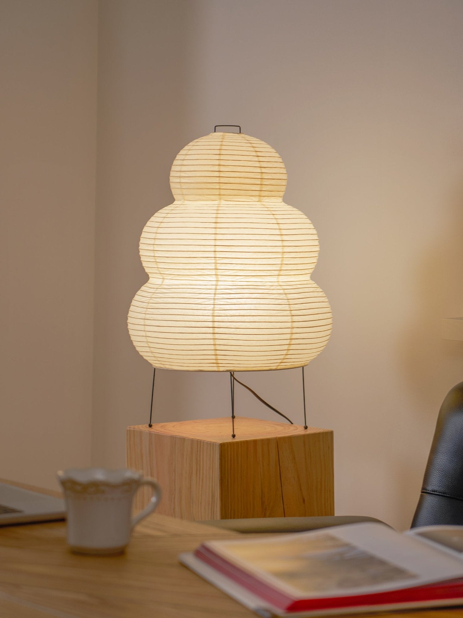Lampe de table japonaise Pélvionalis