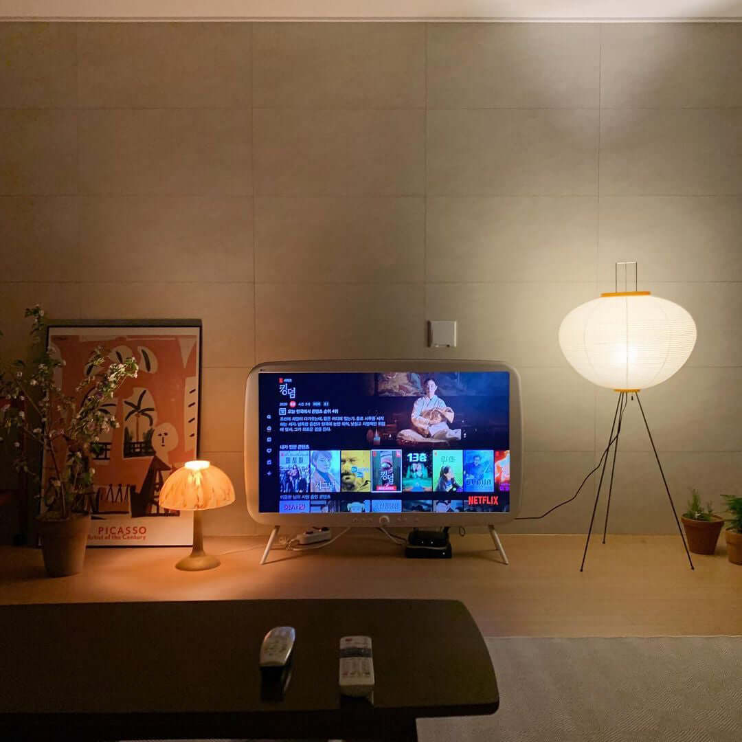 Lampadaire sculptural Taellella