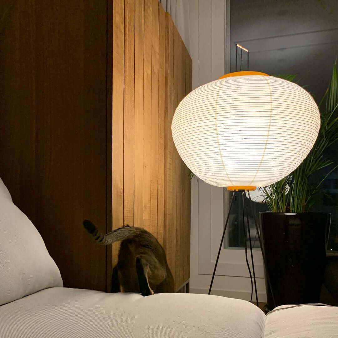 Lampadaire sculptural Taellella