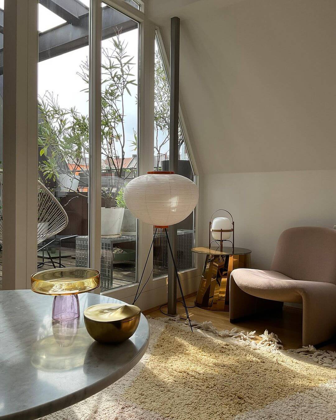 Lampadaire sculptural Taellella