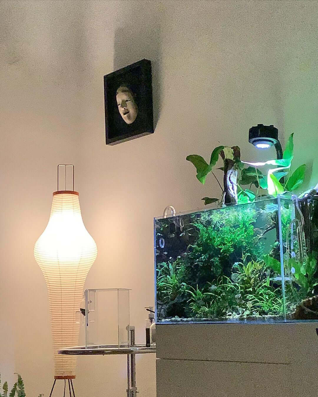 Lampadaire sculptural Taellella
