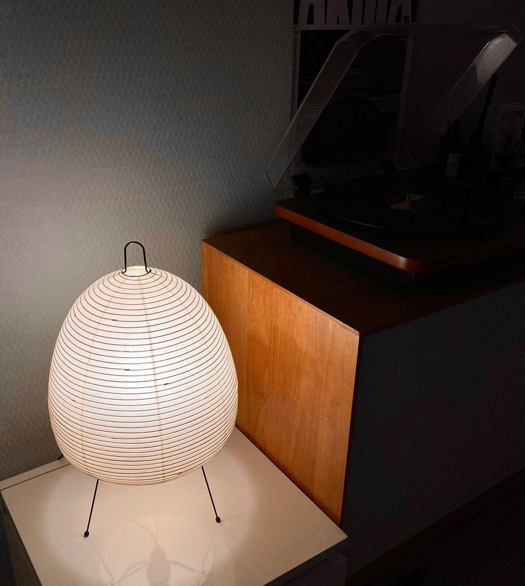 Lampe de table japonaise Pélvionalis