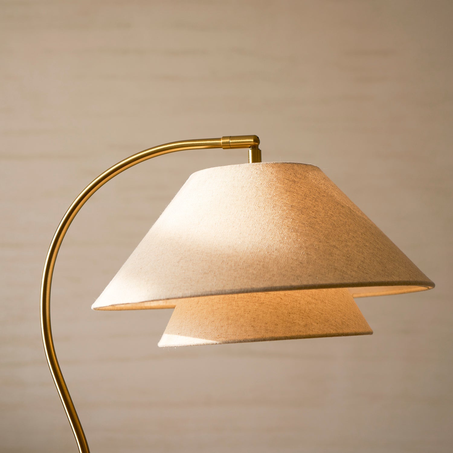 Lampadaire moderne Dorellévia