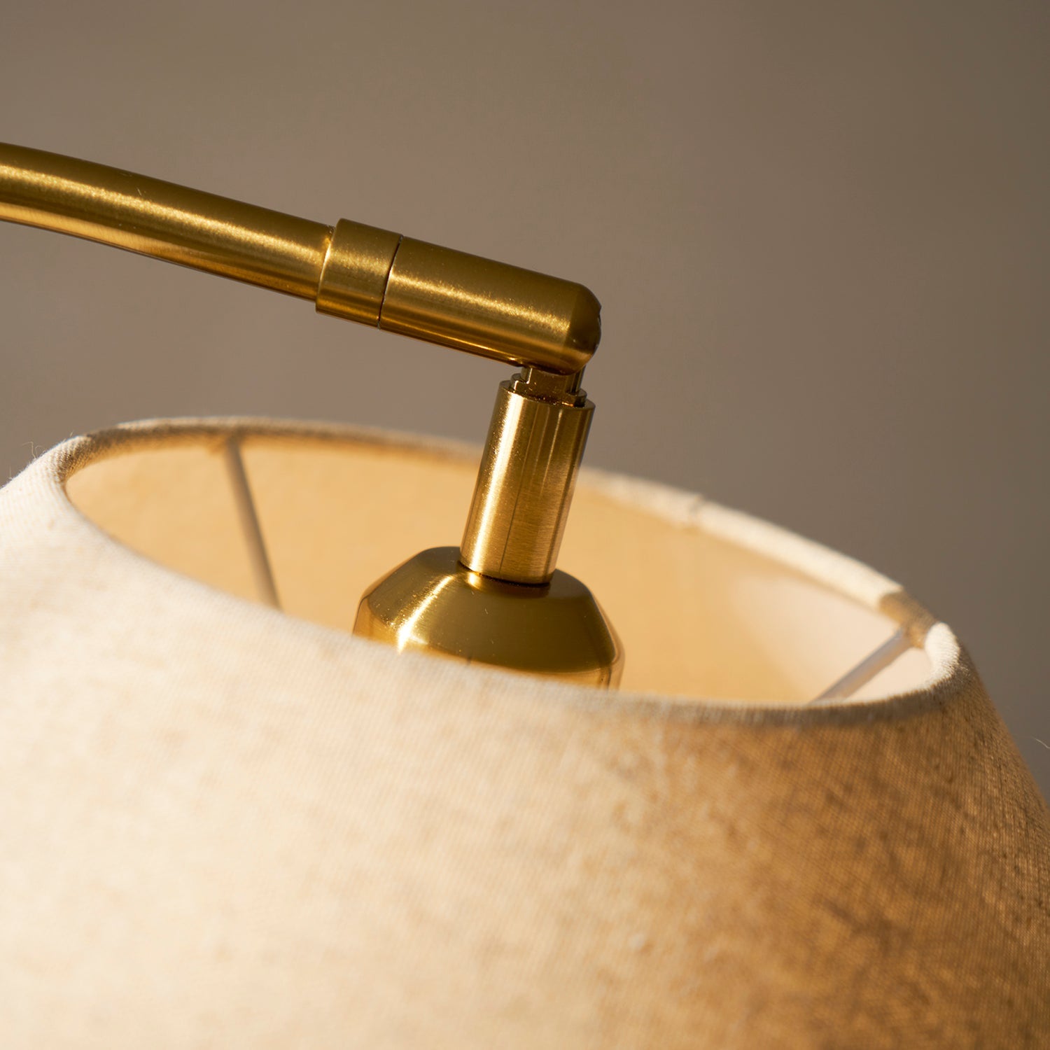Lampadaire moderne Dorellévia