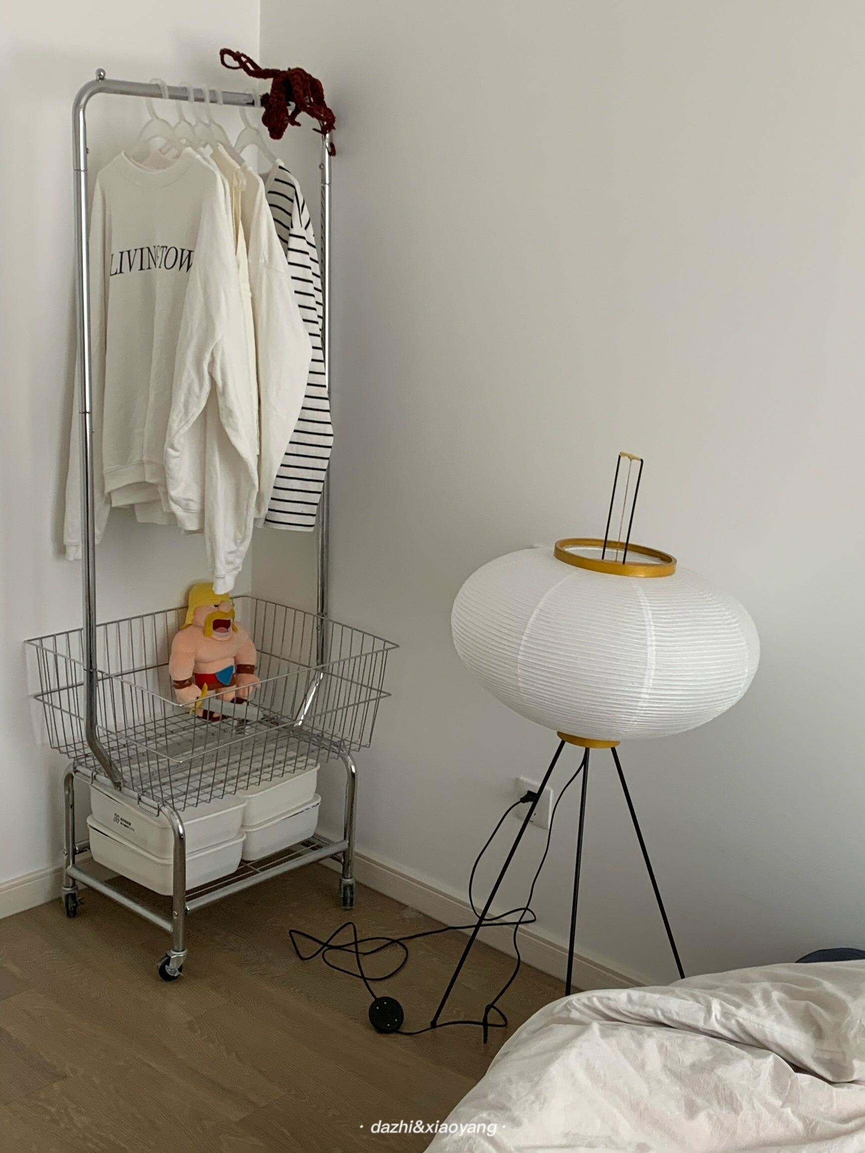 Lampadaire sculptural Taellella