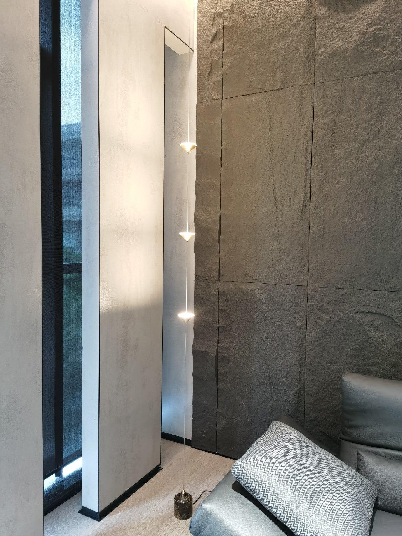 Lampadaire linéaire Marinico