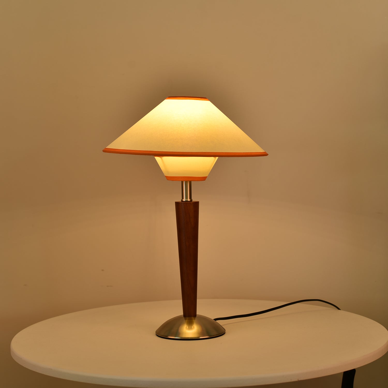 Lampe de table moderne Danovacq