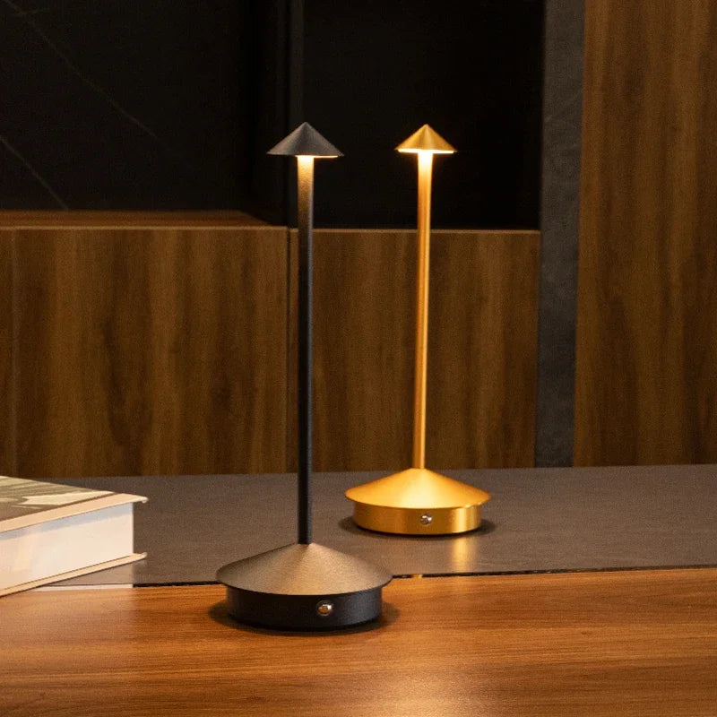 Lampe de table conique Jaellea