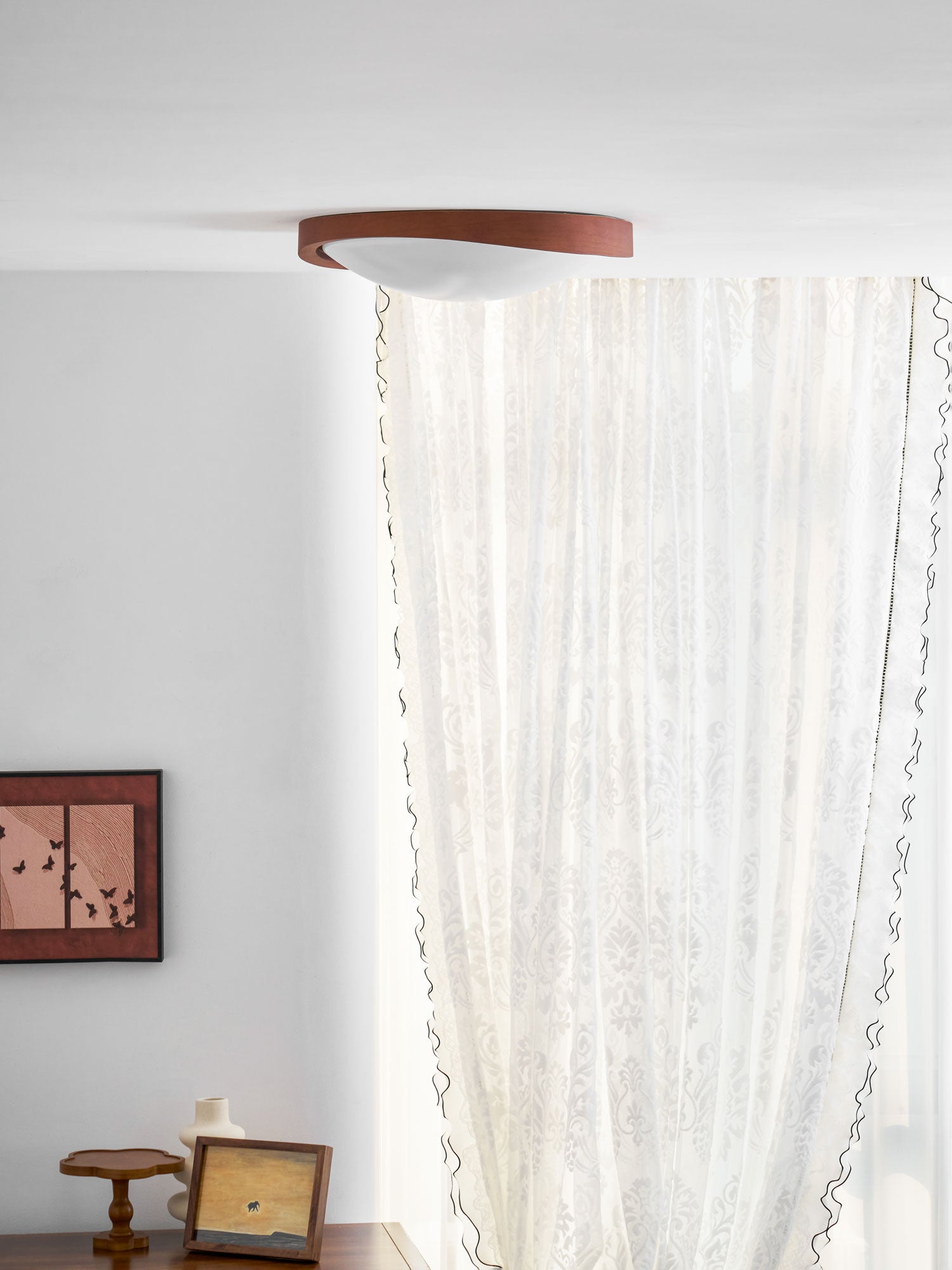 Plafonnier minimaliste Navravina