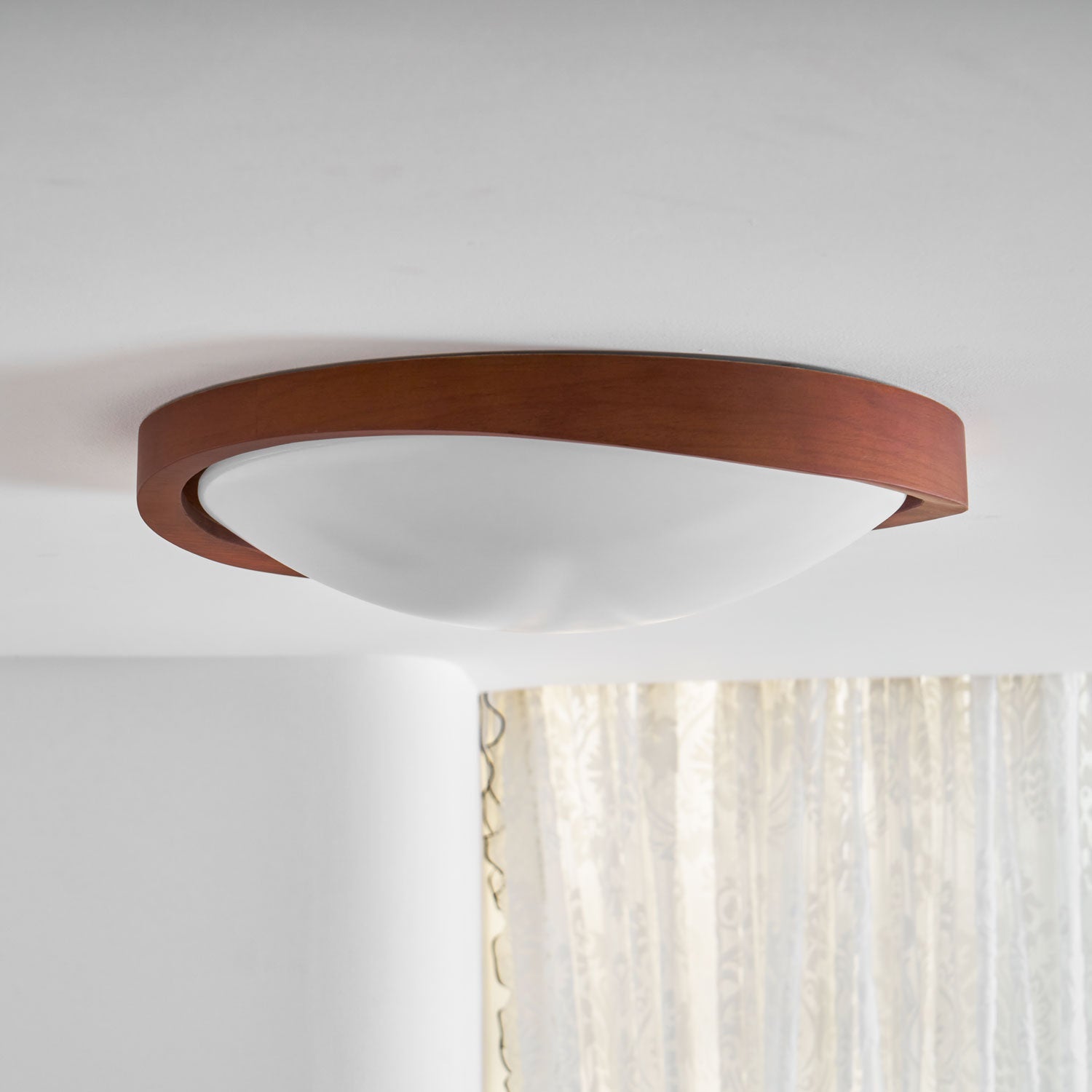 Plafonnier minimaliste Navravina