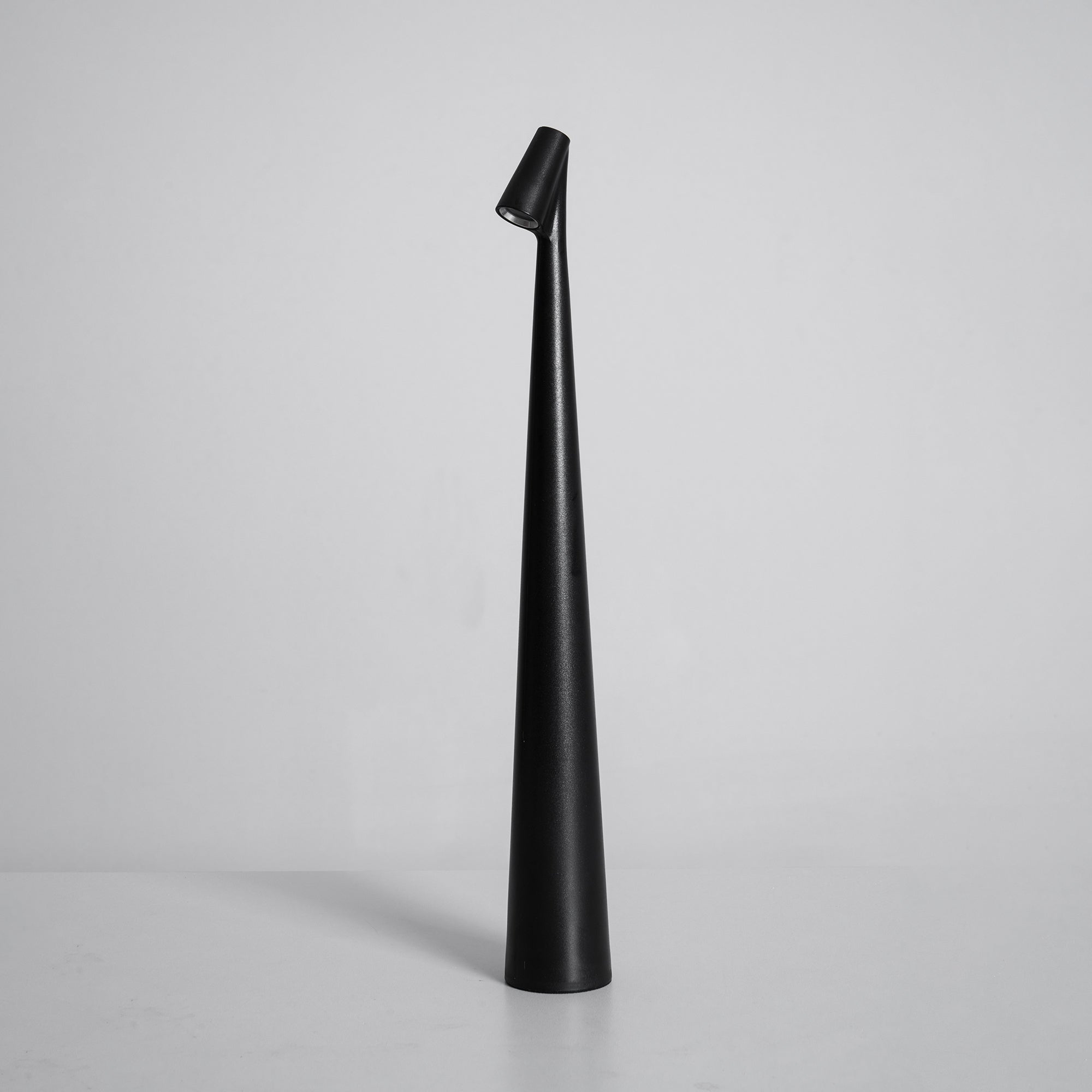 Lampe de table fine Seion