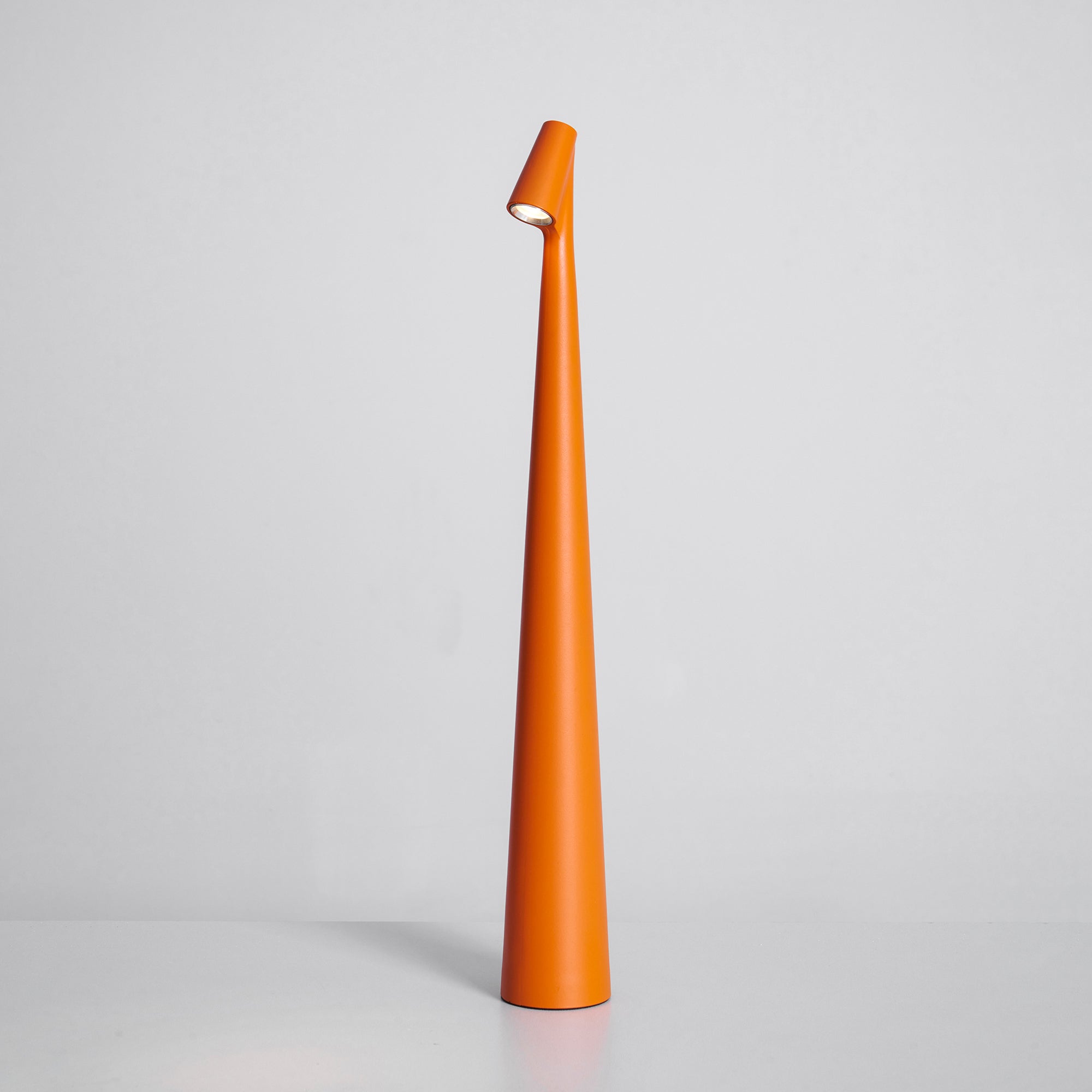 Lampe de table fine Seion