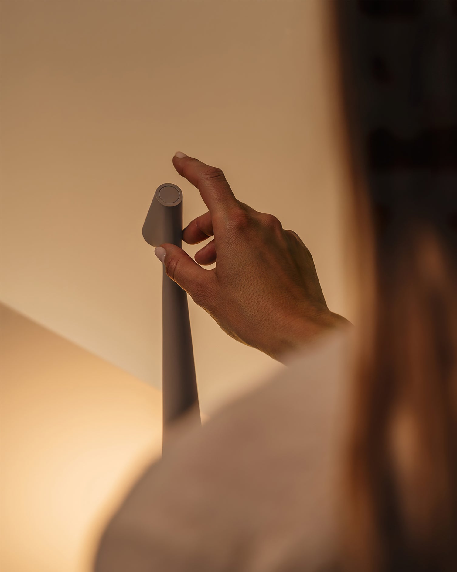 Lampe de table fine Seion