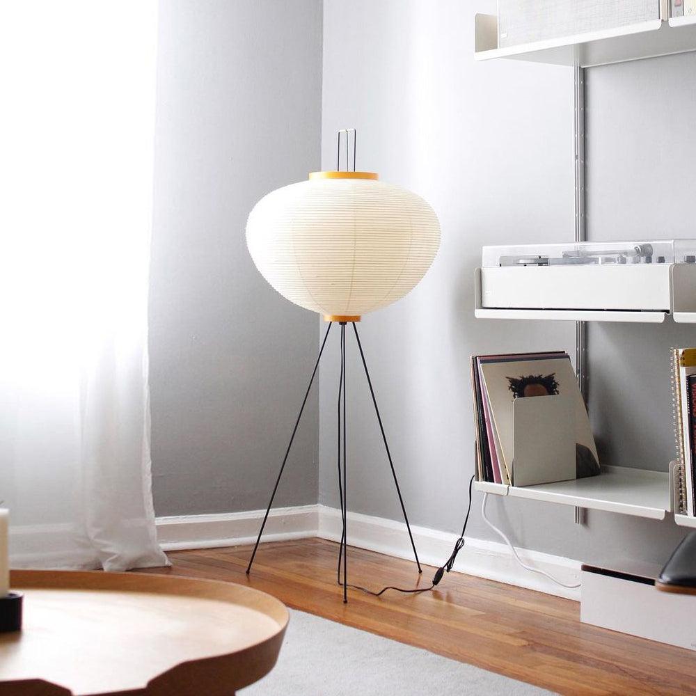 Lampadaire sculptural Taellella