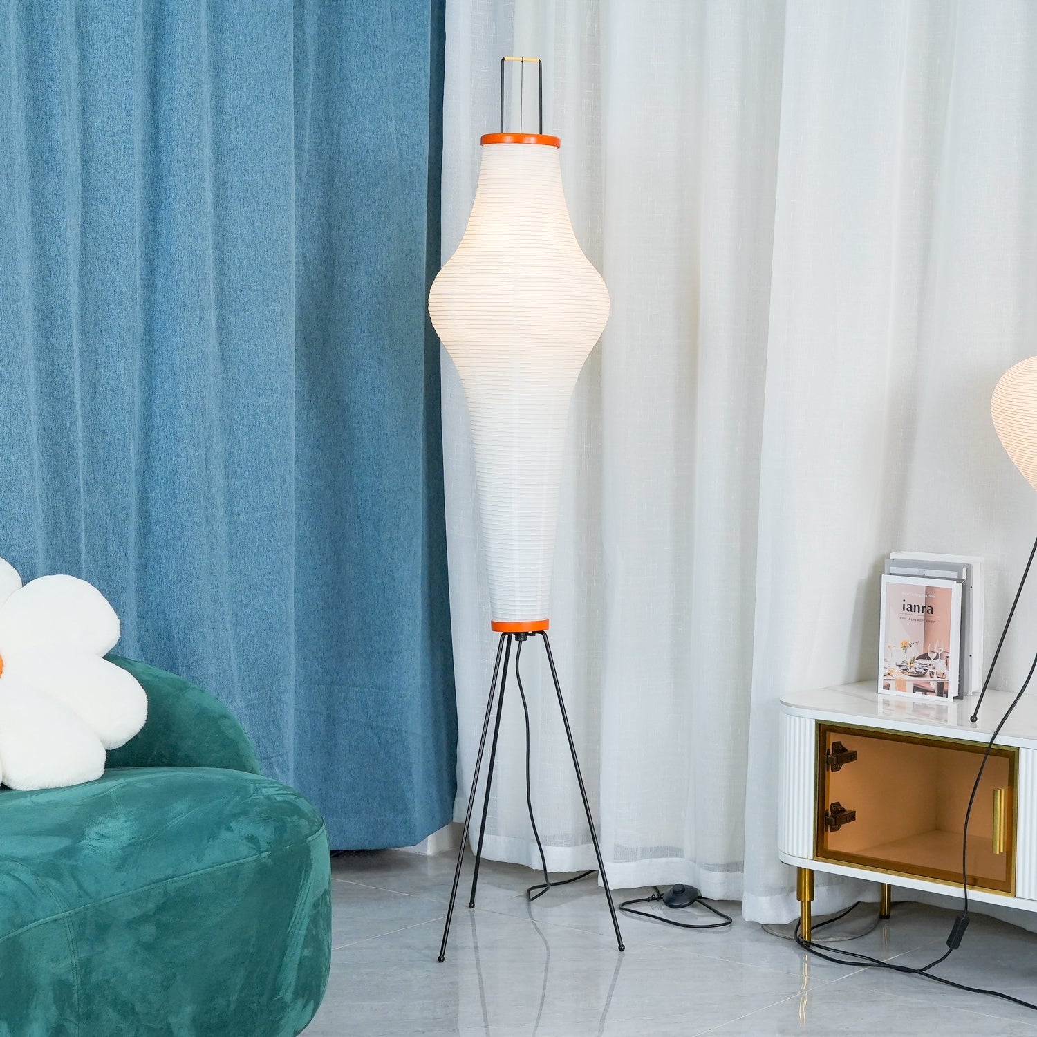 Lampadaire sculptural Taellella
