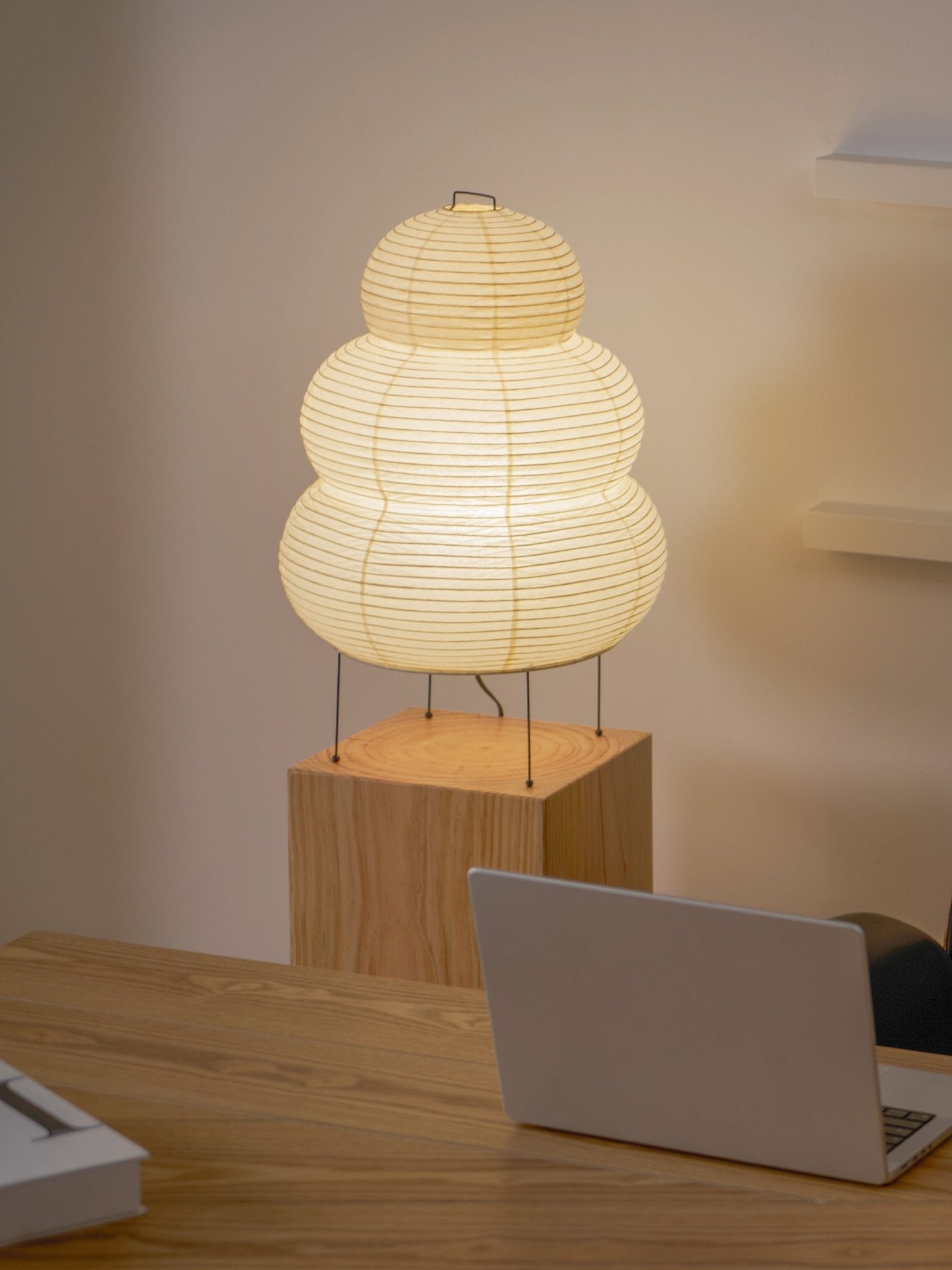 Lampe de table japonaise Pélvionalis