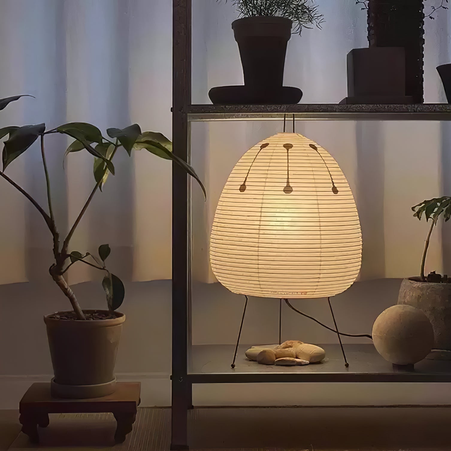 Lampe de table japonaise Pélvionalis