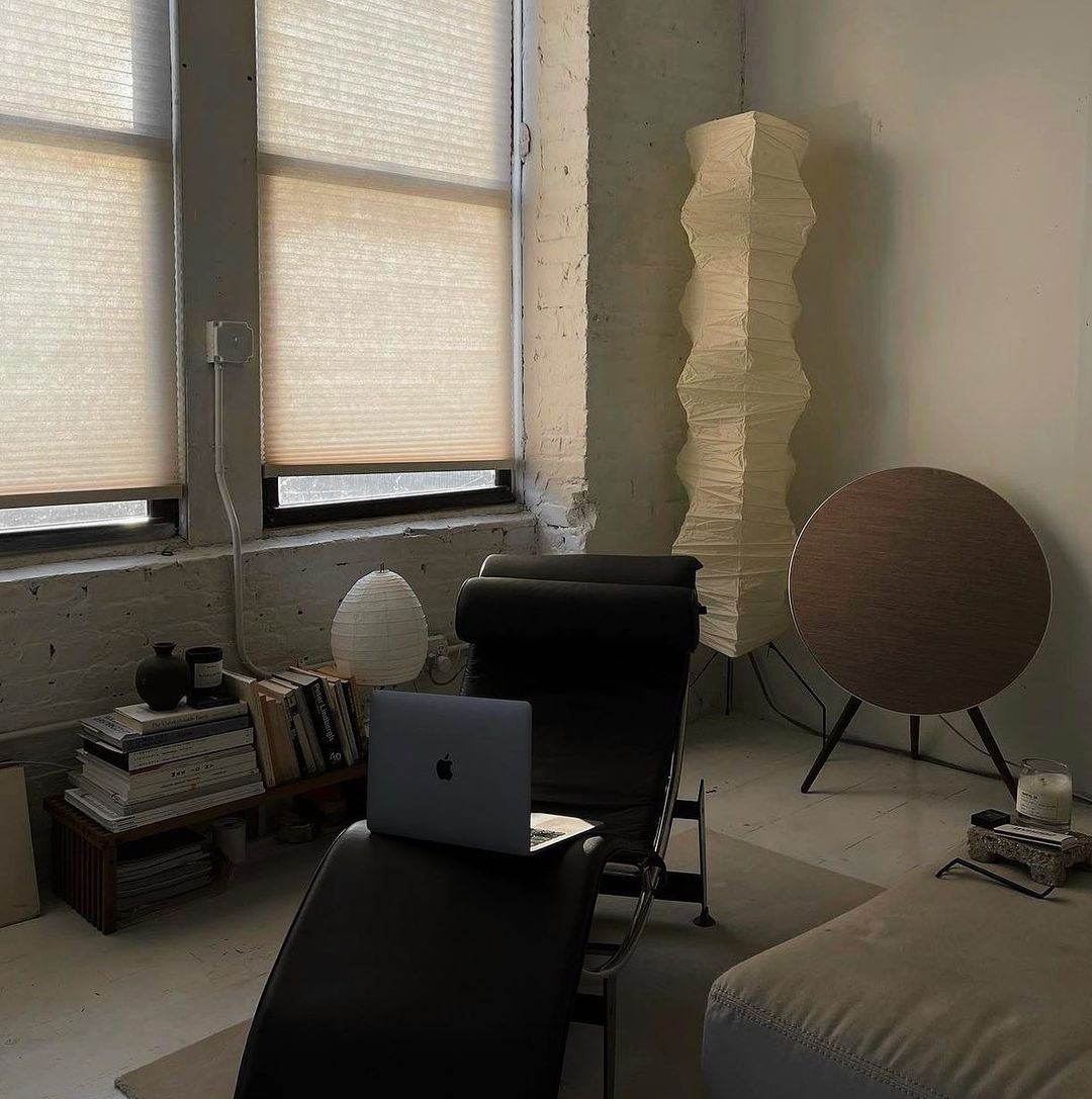 Lampadaire sculptural Taellella