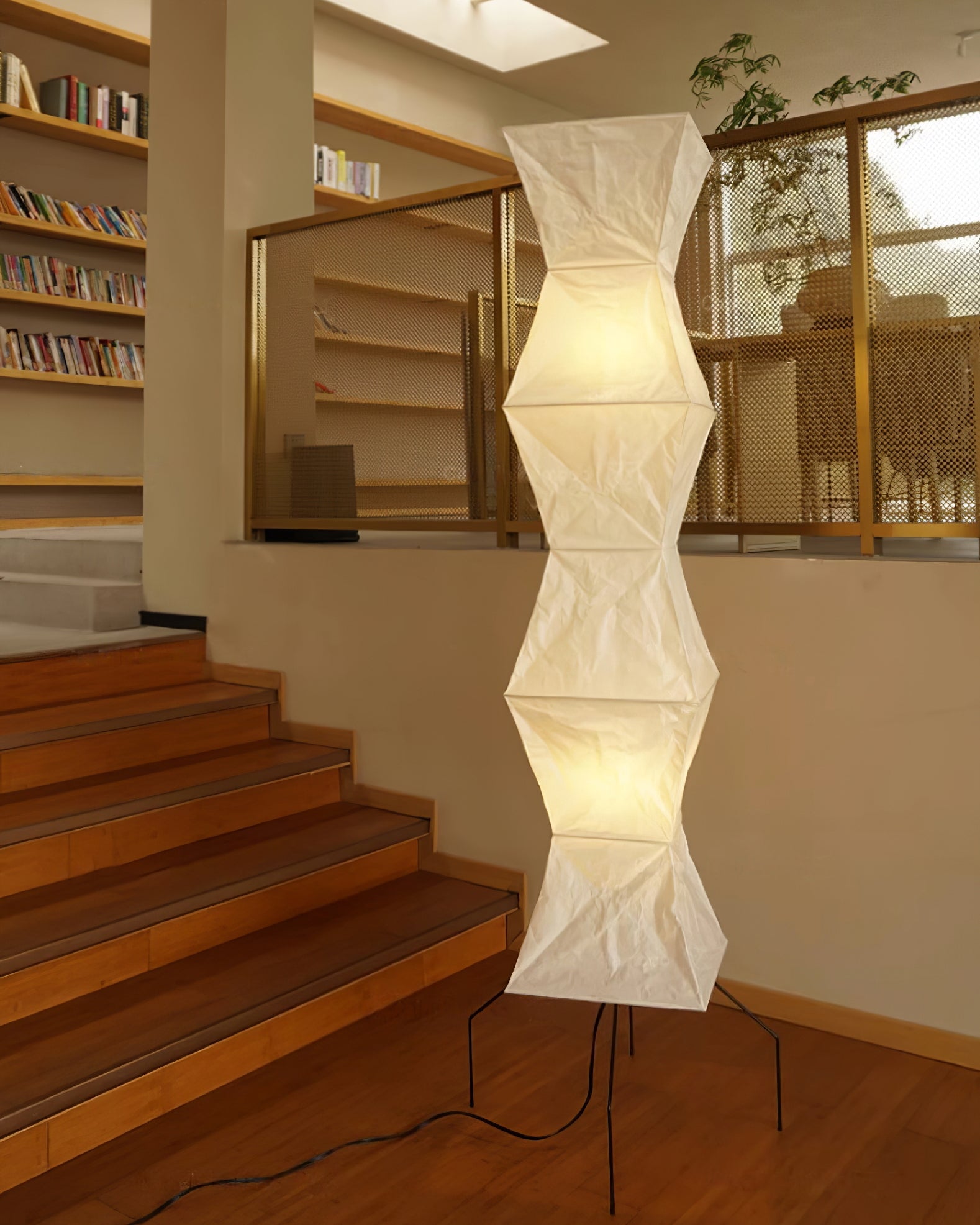 Lampadaire sculptural Taellella