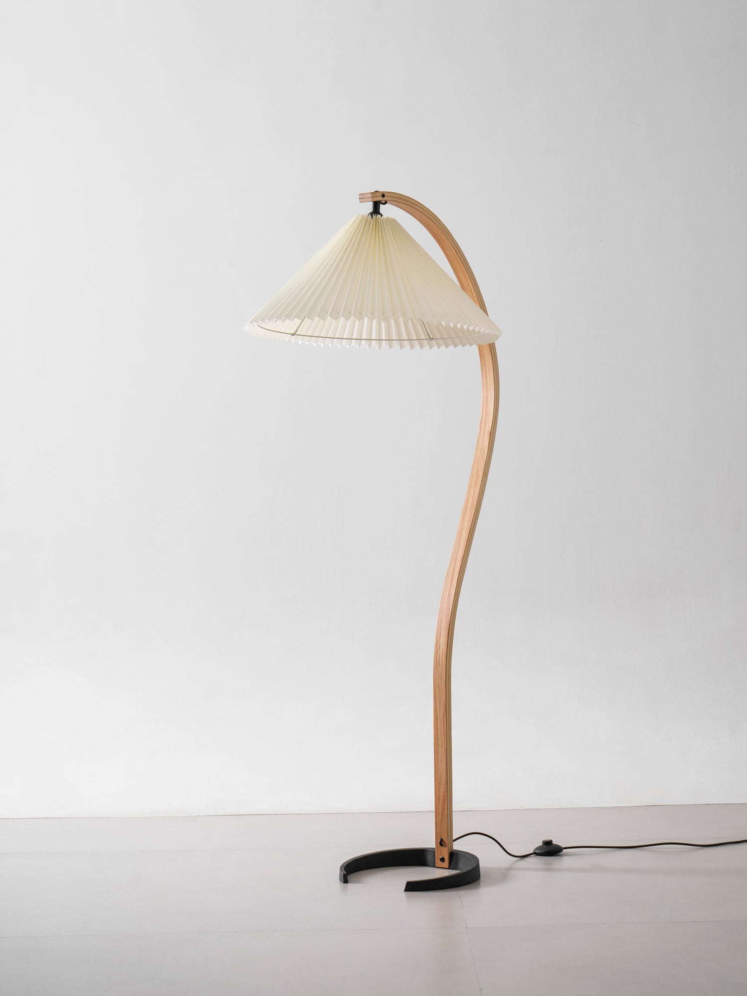 Lampadaire scandinave Roeléco