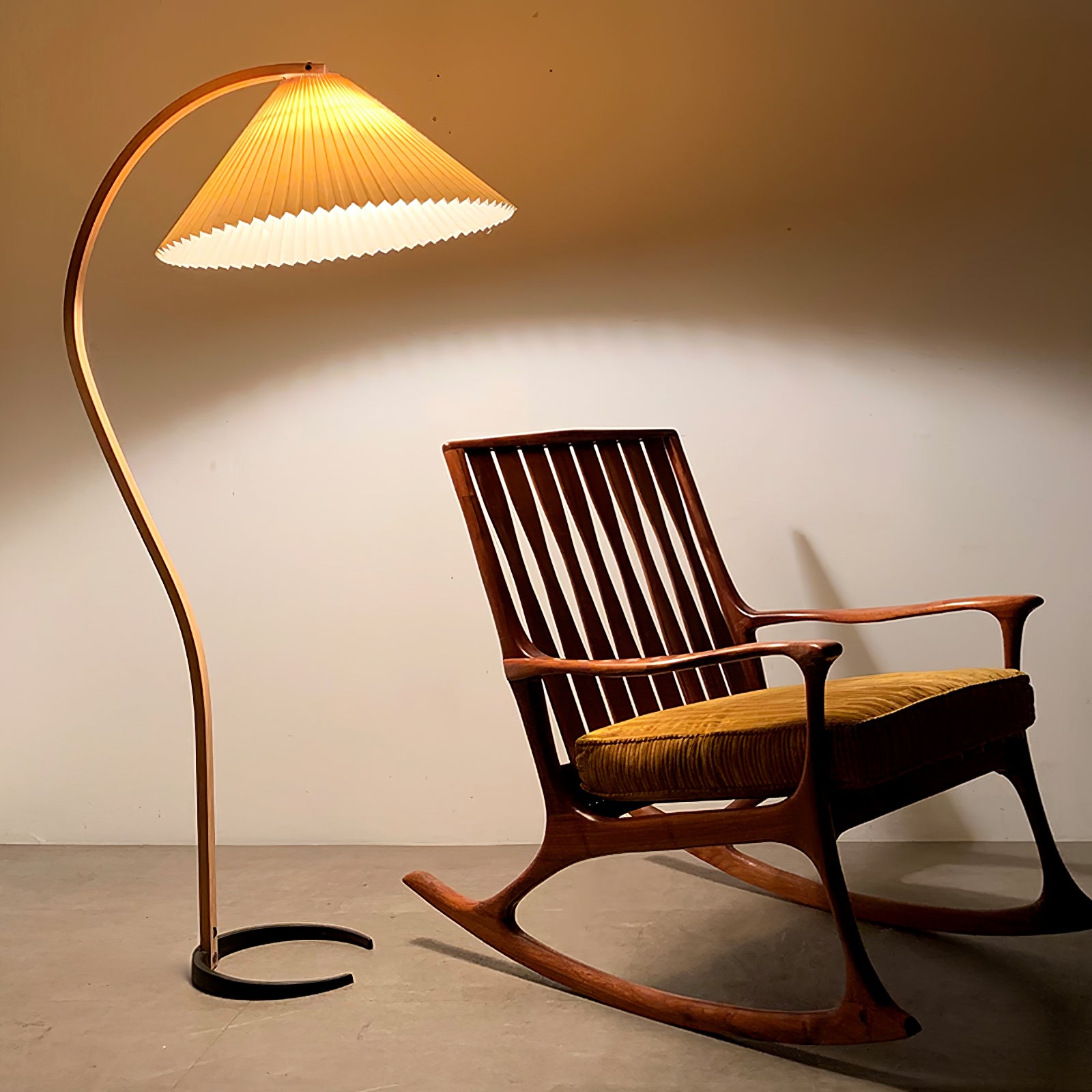 Lampadaire scandinave Roeléco