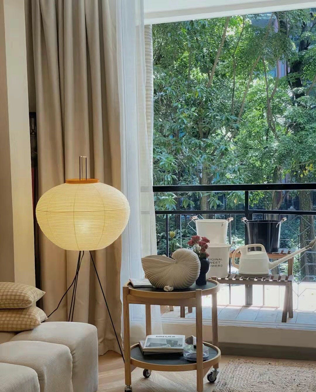 Lampadaire sculptural Taellella
