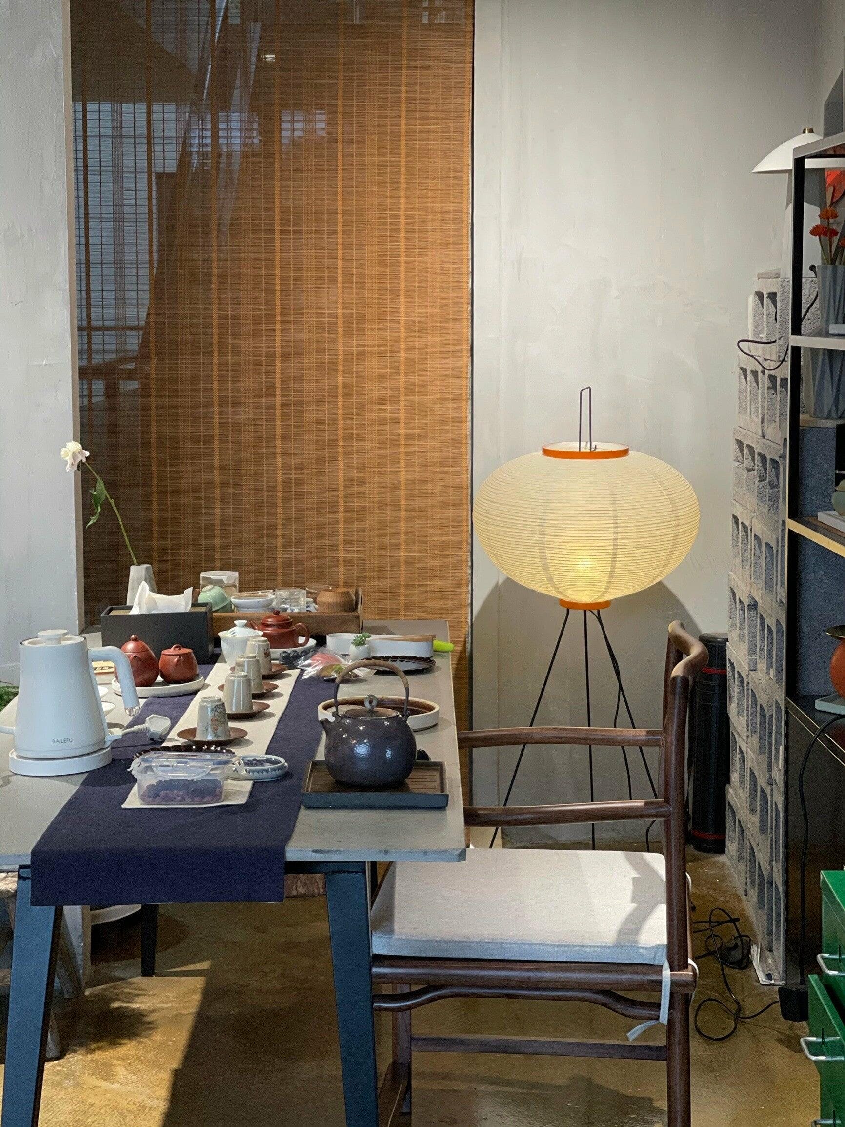 Lampadaire sculptural Taellella