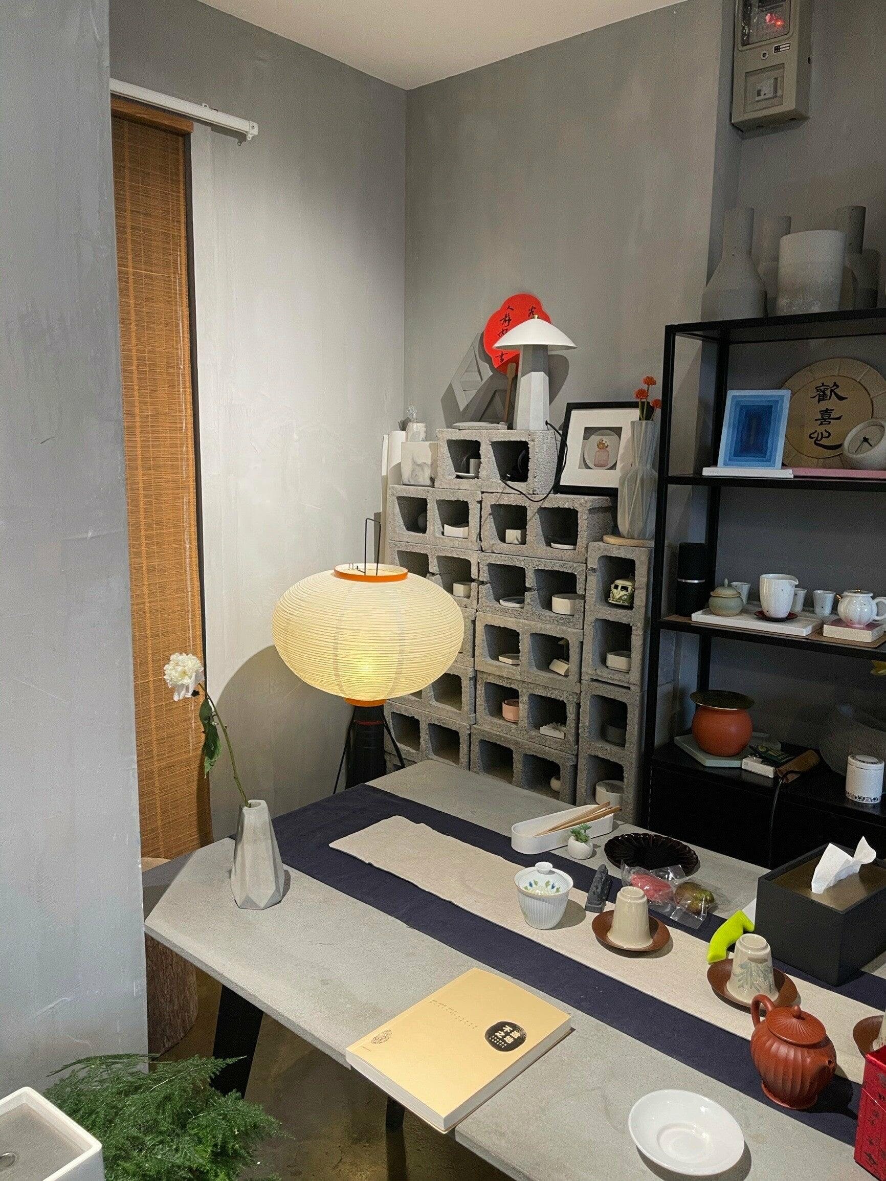 Lampadaire sculptural Taellella