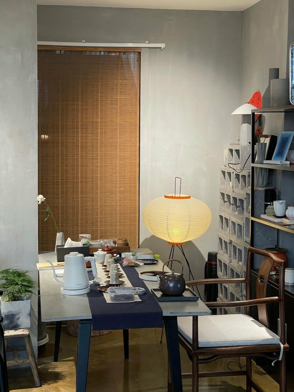 Lampadaire sculptural Taellella