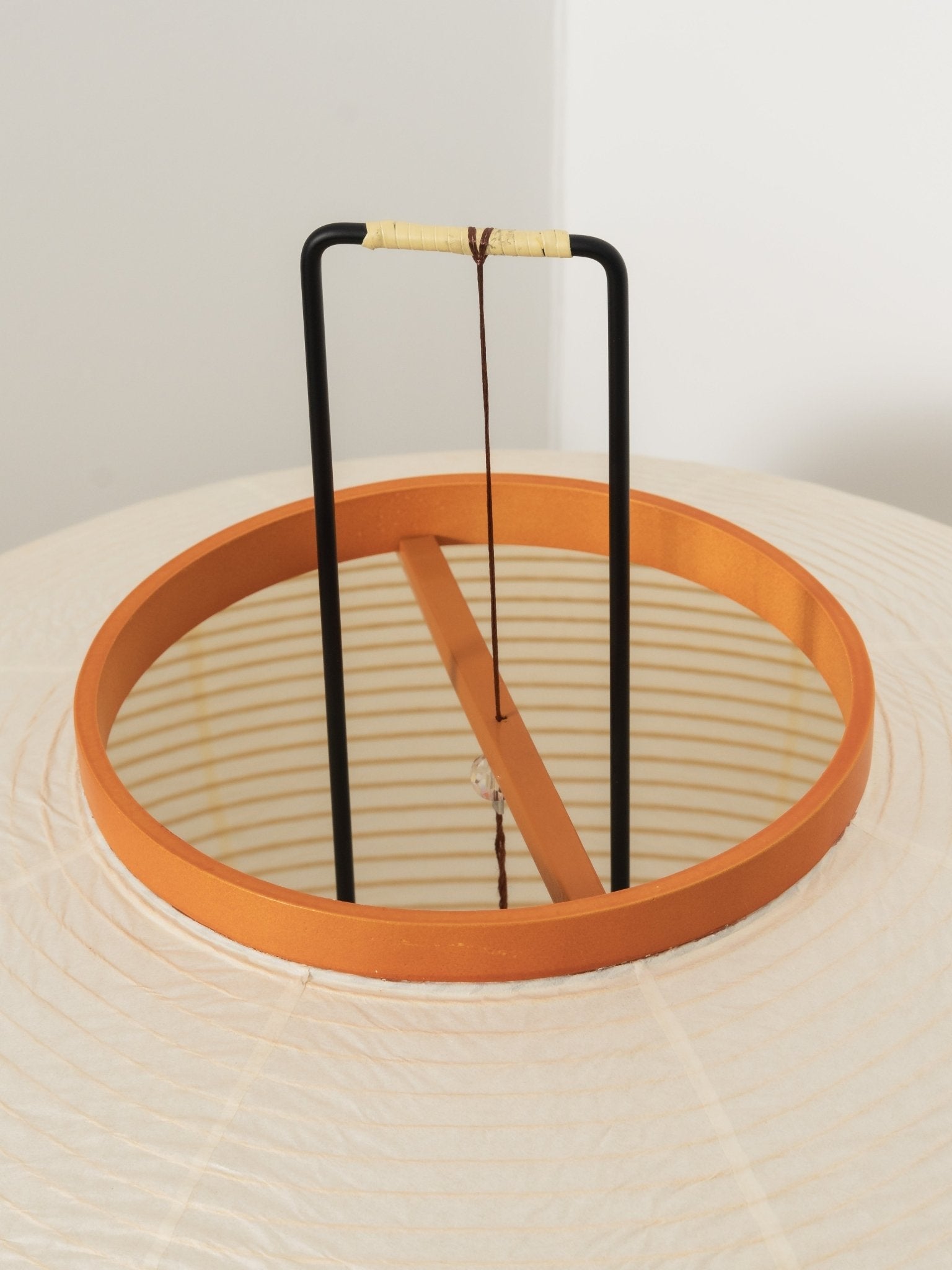 Lampadaire sculptural Taellella
