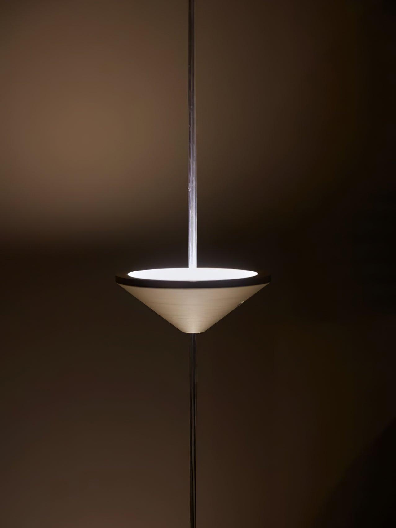 Lampadaire linéaire Marinico
