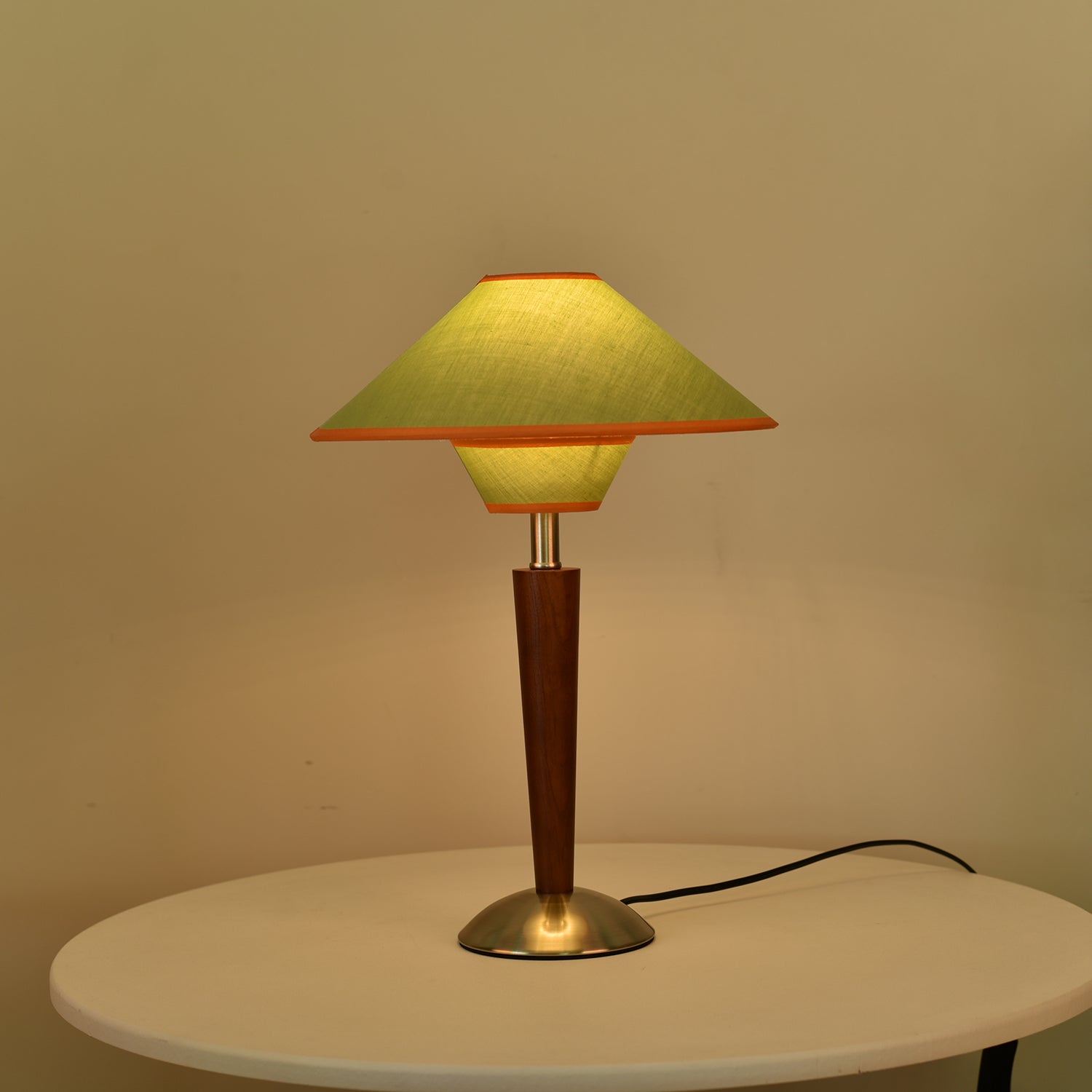 Lampe de table moderne Danovacq