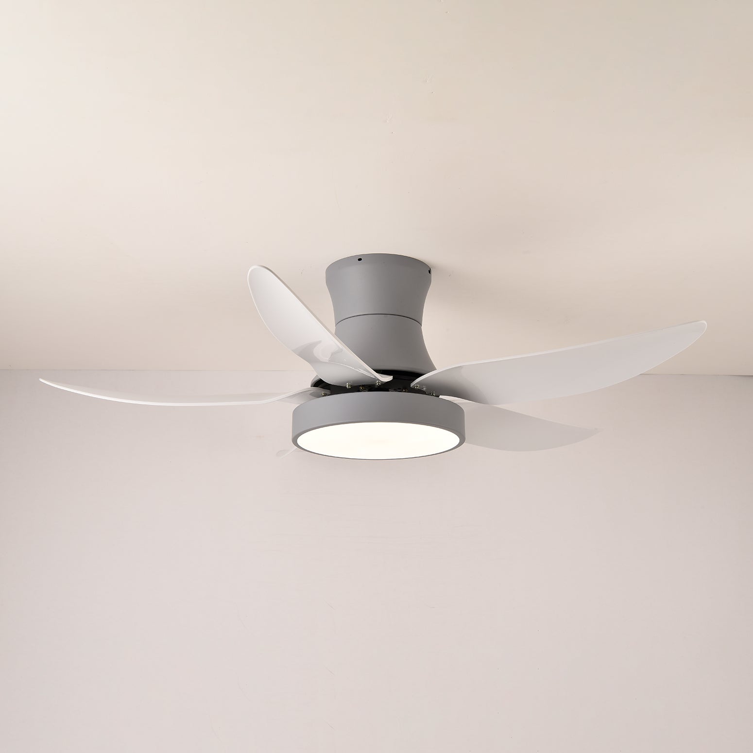 Plafonnier ventilateur moderne Veerira